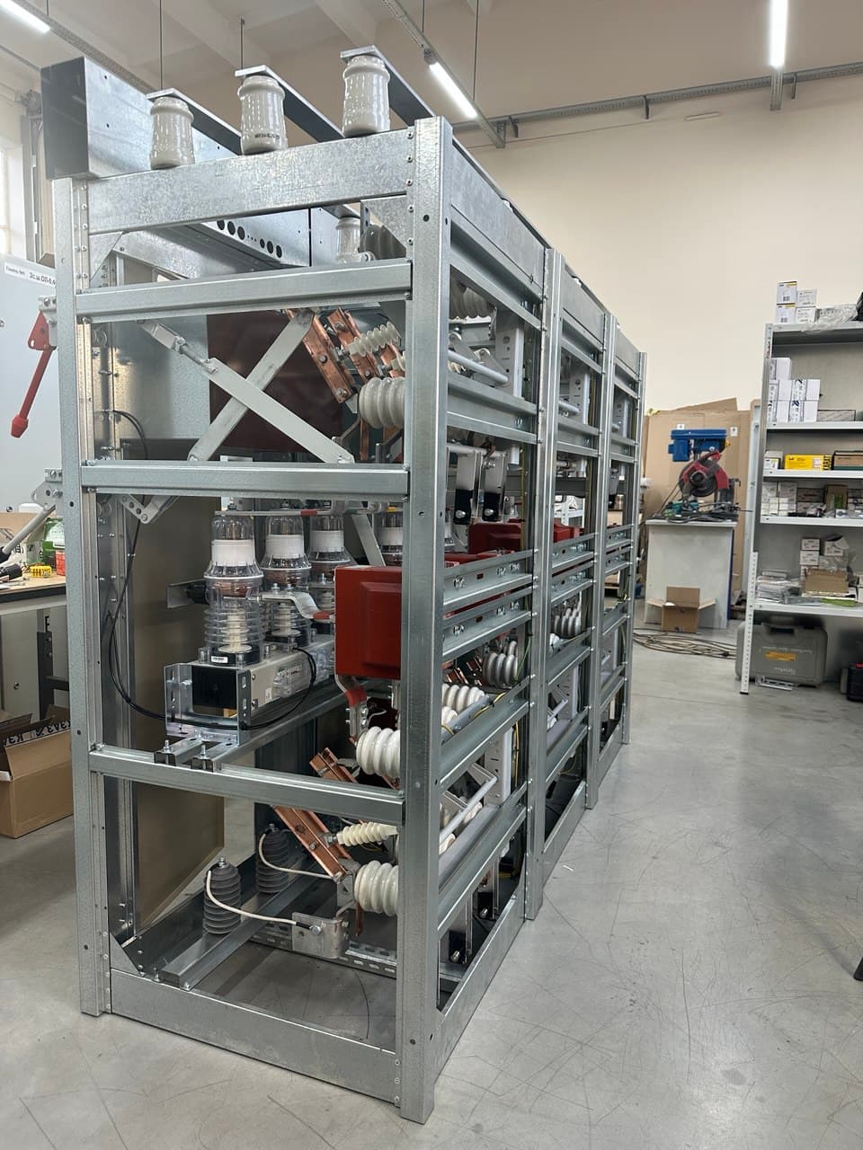 Открытый шкаф